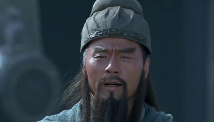 在关羽丢失荆州之前，为何刘备没在关羽身边安排军师？