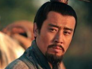 刘备即位汉中王的时候，官位最高的人是谁？