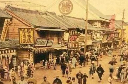 日本教科书上为什么说中国只有70年历史？