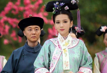 清朝的妃子都是几岁进宫的？