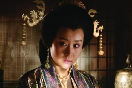李世民曾想立巢王妃杨氏为后，因为什么原因而放弃了？