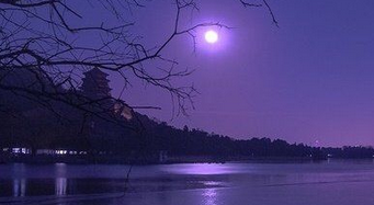 杨广的《春江花月夜(其一)》是如何描绘景色的？