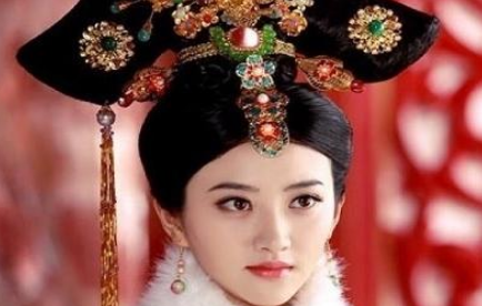拿清朝来举个例子，后宫中的妃子每个月有多少俸禄？