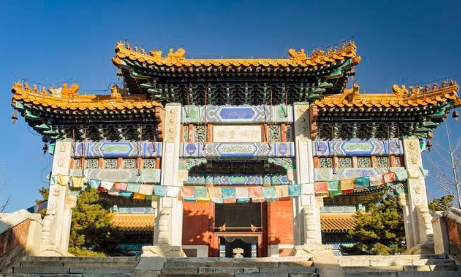 清朝的皇陵为什么分为两处？