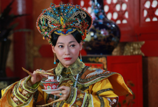 她是慈禧的侄女，却成了清朝最不受宠的皇后