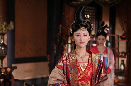 安乐公主有“唐朝第一美人”之称，她与太平公主是什么关系？