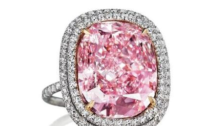 粉钻是指粉色的钻石，现代关于粉钻的成因有哪些说法？