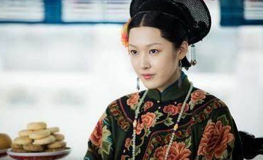 定妃万琉哈氏，清朝最长寿的妃子，与乾隆有姻亲关系
