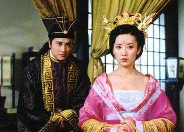 李成妃为什么会被囚禁在长春宫之中？
