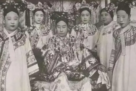 清朝皇帝是怎么样临幸妃子的 皇帝想睡谁就睡谁吗
