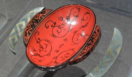 羽觞是中国古代的一种盛酒器具，它有着怎样的历史？