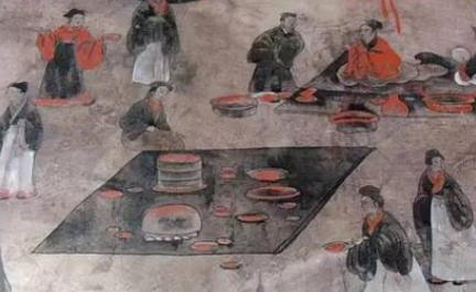 在宋朝之前炒菜没有普及，史学家认为跟哪些东西有关？