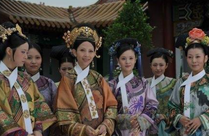 为了避免皇帝沉迷美色，那么清朝选秀的标准是什么？