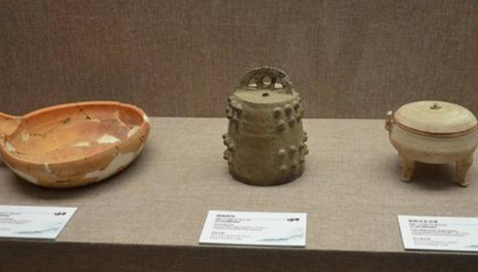 中国陶瓷器的历史非常久远，在春秋战国时期有哪些特点？