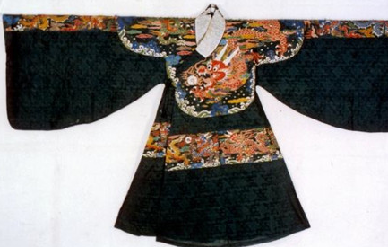 蟒袍作为明朝皇帝的赐服，只有哪些人才能被蒙恩特赏？