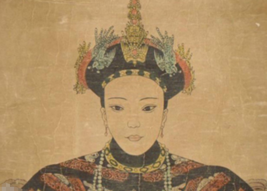 她16岁嫁22岁皇太极，成清朝第一位皇太后