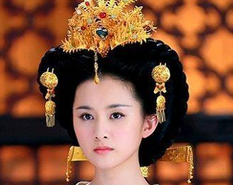 汉武帝刘彻一生立过几任皇后？