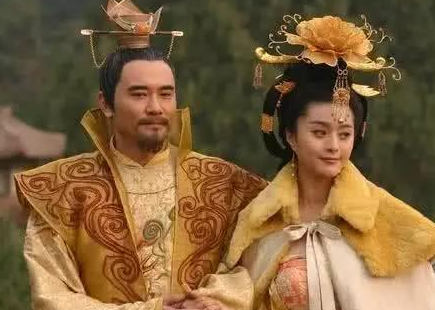那流倜傥的唐玄宗后宫佳丽无数 为什么杨贵妃能够得到皇帝专宠十几年呢