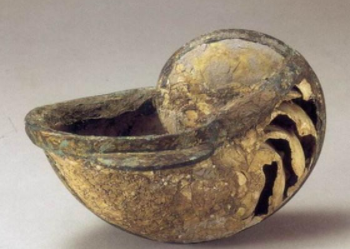 古代一种喝不空的酒杯是什么样子？