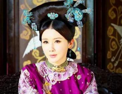 清朝第一位生前享受帝王礼的皇后是什么人？