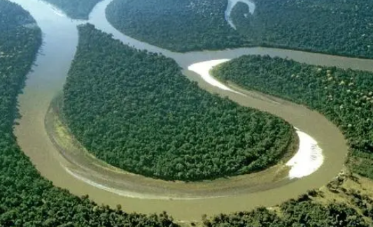 世界上流量最大、流域面积最大的河流是什么样的？在什么地方？
