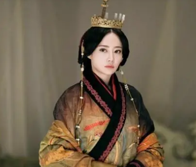 华阳夫人与宣太后：两位皇后的微妙关系