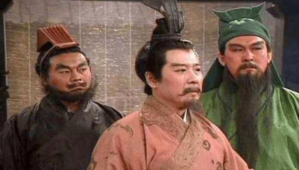 作为最后一个加入刘备的五虎上将，马超对赵云是什么态度？