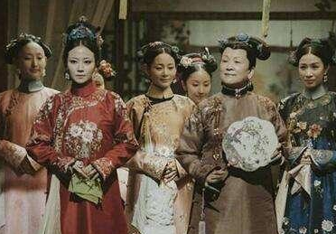 在清朝时期，后宫的嫔妃是怎么样打发时间的？