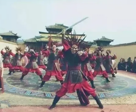 兰陵王入阵曲：中国古代著名的歌舞戏，起源于北齐