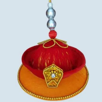 乾隆皇帝帽子上的饰品：独特标识与皇权象征